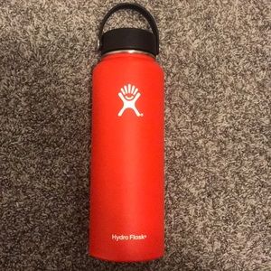 RED HYDRO FLASK